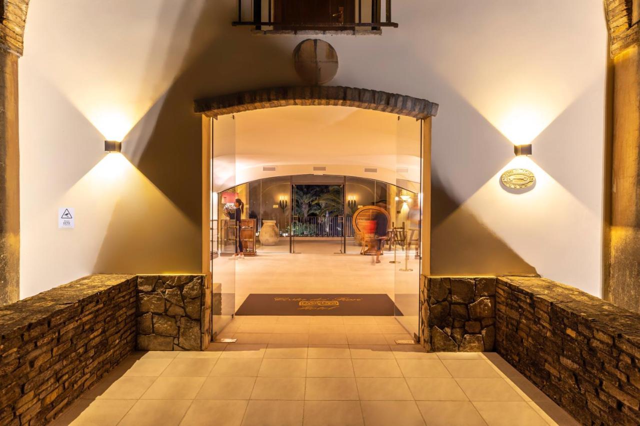 Hotel Costa Dei Fiori ซานตา มาร์เกรีตา ดิ ปูลา ภายนอก รูปภาพ